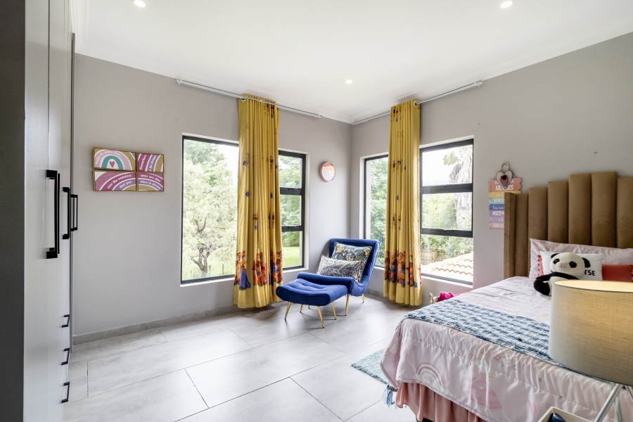 6 Bedroom Property for Sale in WestLake Country Safari Estate North West